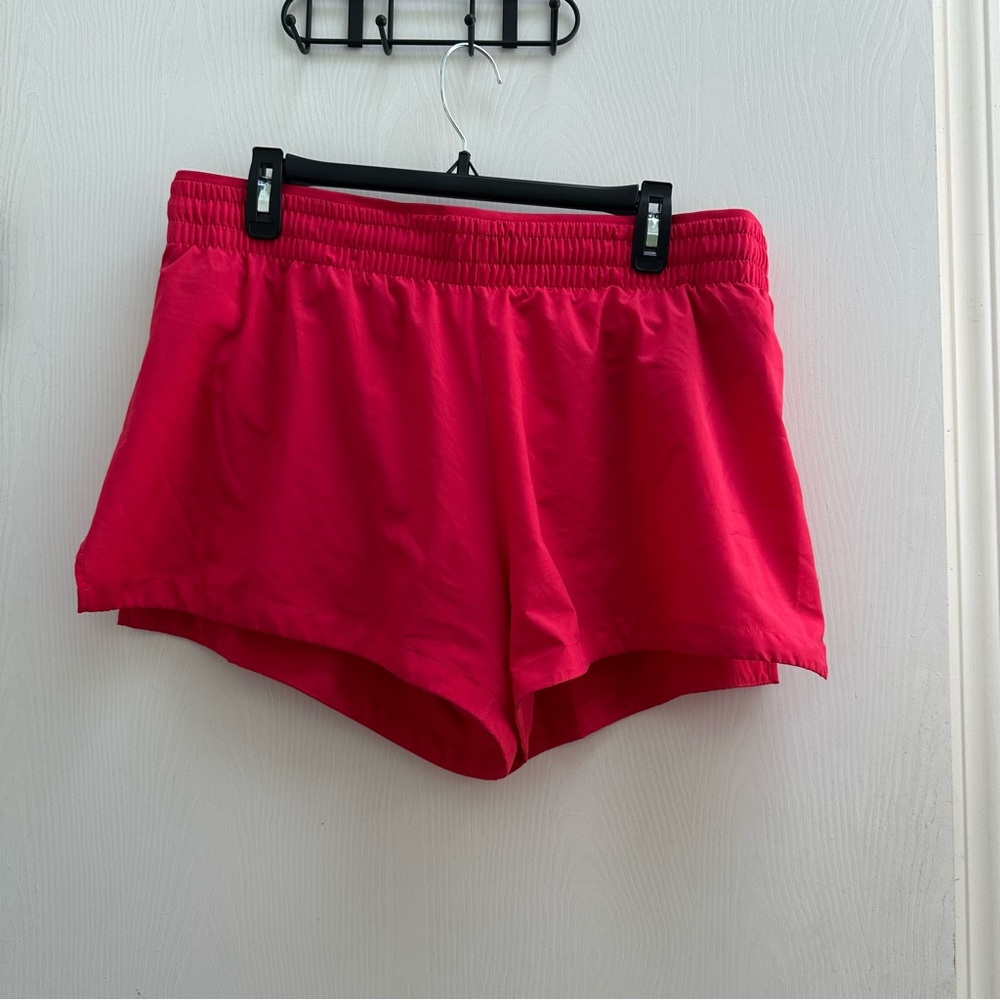 Women's fabletics the breathe run short, hot pink size L